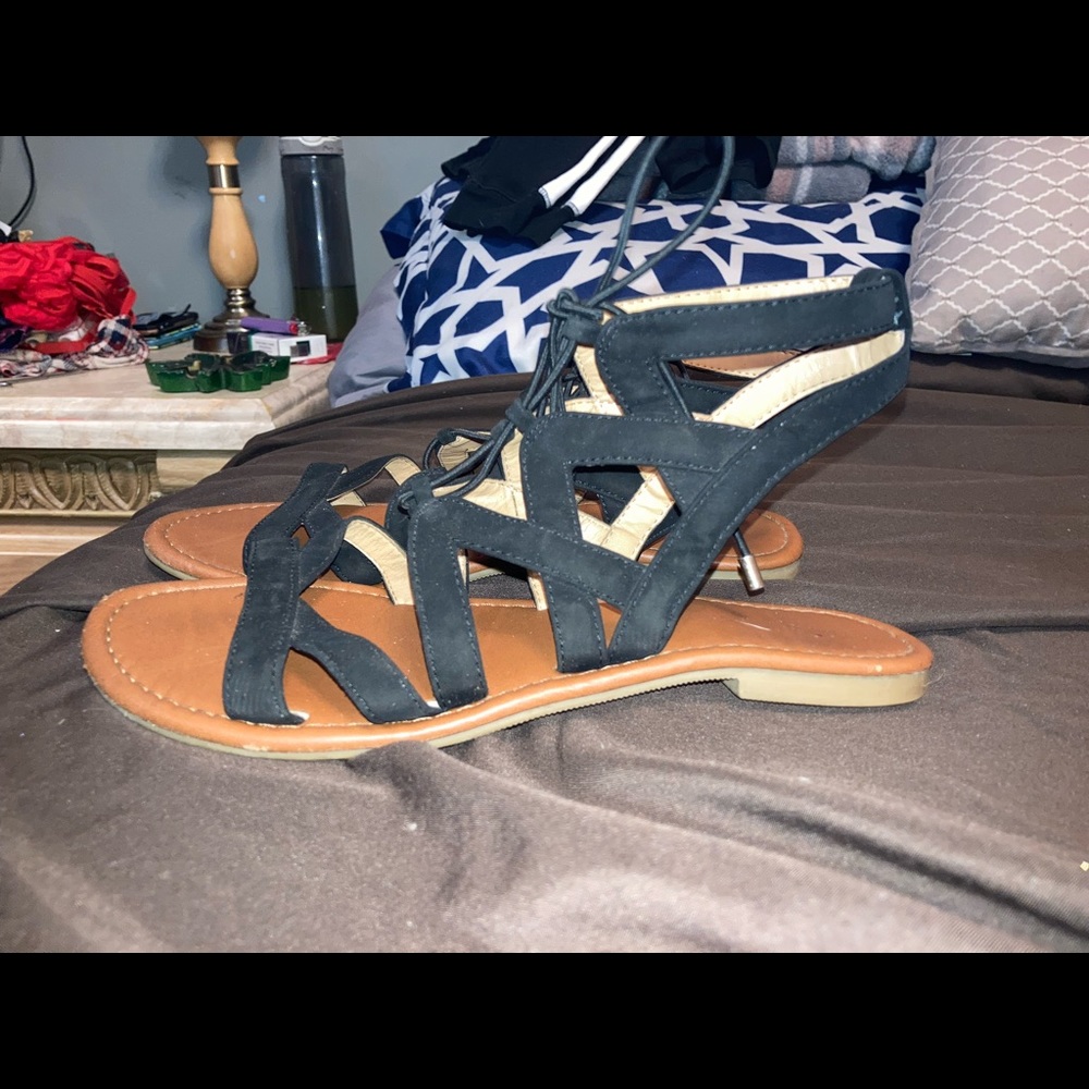 Practically new Womens size 6 black strappy sandal